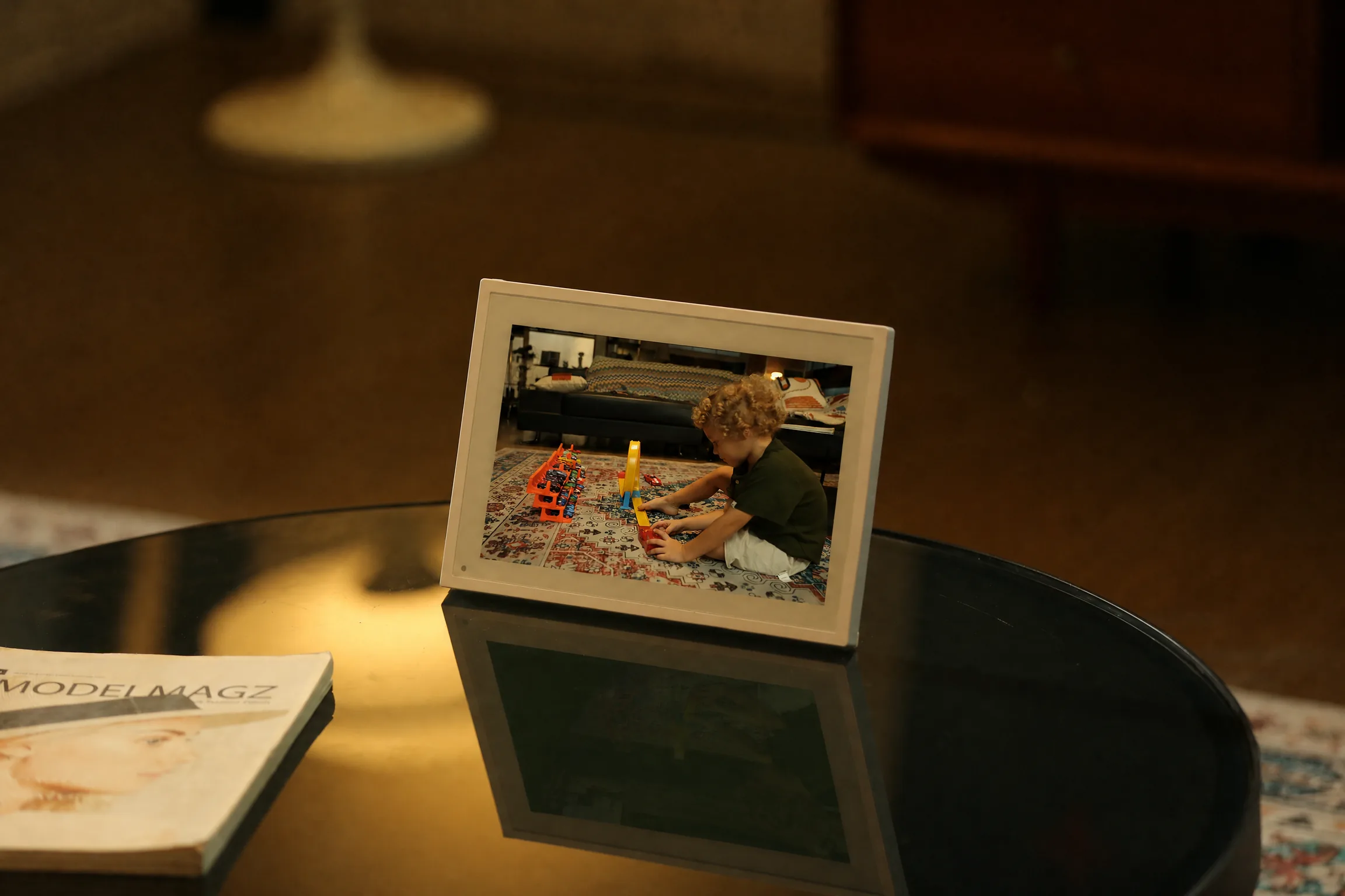 LaticX smart calendar frame